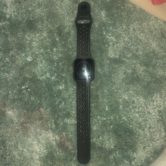 Series 5 Nike Apple Watch main image 2